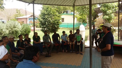 Naturalists getting briefed by expert